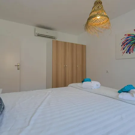 La Perla With Seaview & Large Pool Villa *