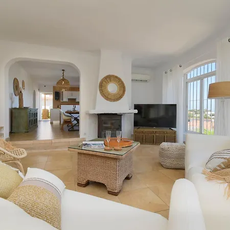 La Perla With Seaview & Large Pool Villa