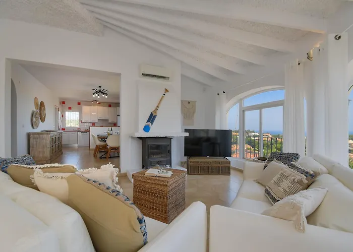 La Perla With Seaview & Large Pool