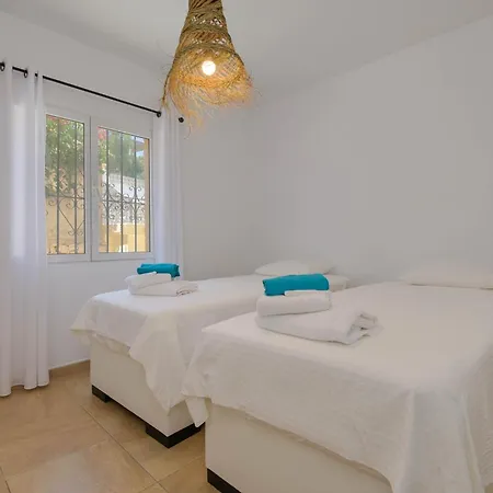 La Perla With Seaview & Large Pool *