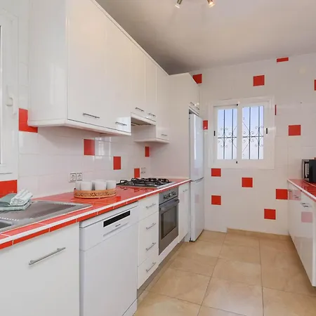 La Perla With Seaview & Large Pool *