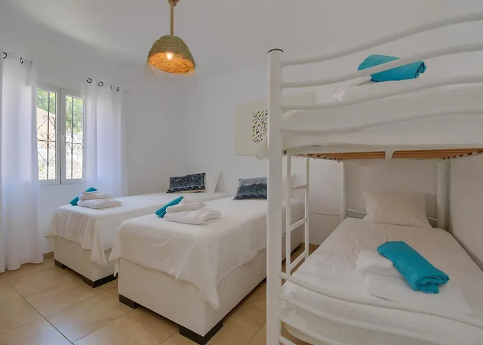 Villa La Perla With Seaview & Large Pool *