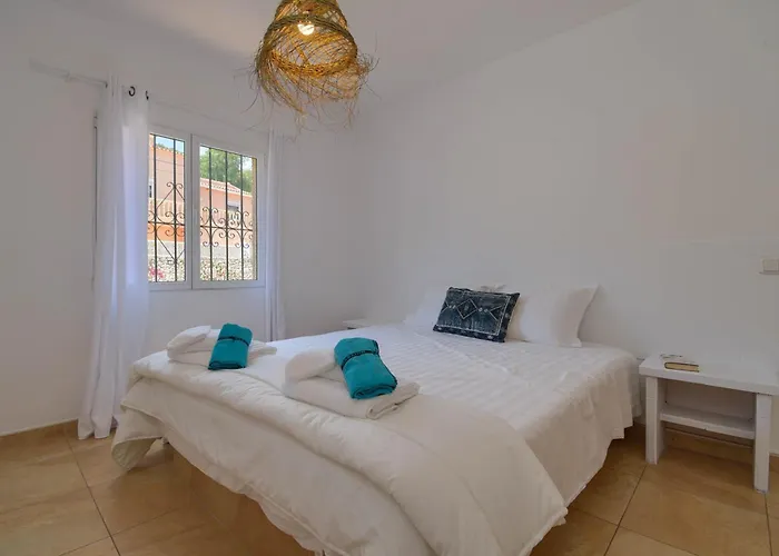 Villa La Perla With Seaview & Large Pool