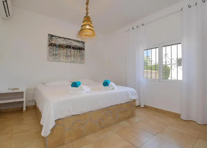 La Perla With Seaview & Large Pool Calpe