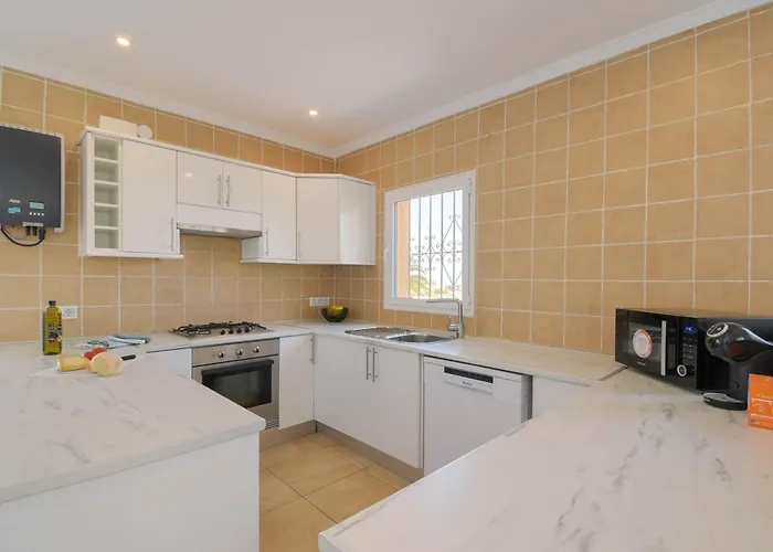 Villa La Perla With Seaview & Large Pool *