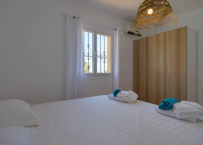 La Perla With Seaview & Large Pool